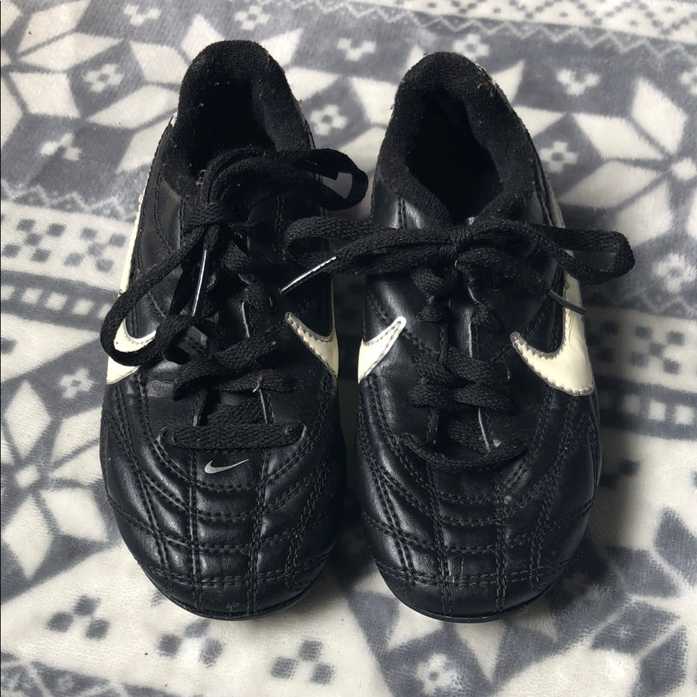 Nike Black and White Kids Soccer Cleats